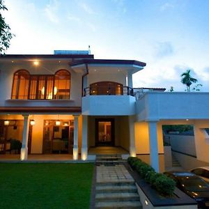 Clove Villa